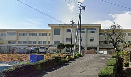 四日市市立泊山小学校 1900ｍ(徒歩24分)