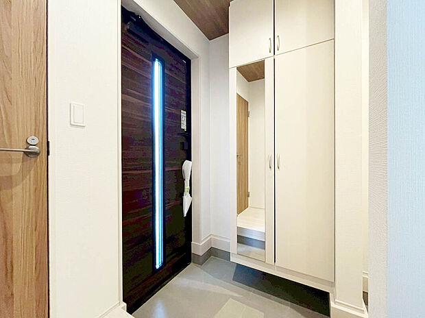 【【建物プラン例：Entrance】】断熱・省エネ性能に優れたZEH水準仕様、耐震等級3を取得前提とした高仕様の住まいを建築できます！
プラン・カラーセレクトのご相談可能！