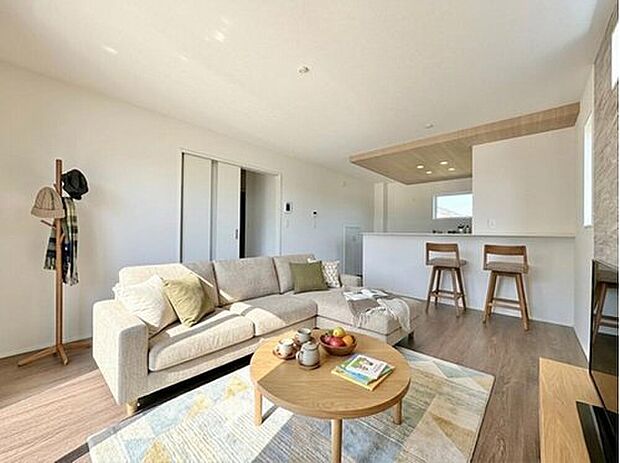 【【建物プラン例】】JR中央線「豊田」駅や「八王子」駅、京王線「長沼」駅などの2路線が利用可能。
静かな住宅街が広がり、公園や教育施設が身近に揃い、のびのびと子どもを育てられるロケーション。