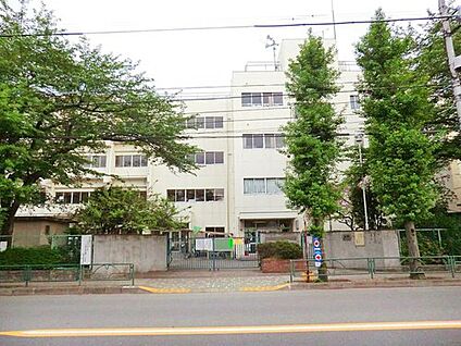 日野市立旭が丘小学校 650m(徒歩9分)