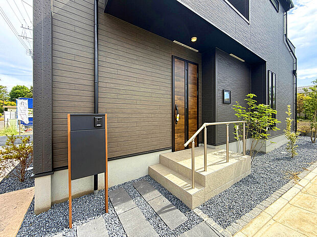 【【建物プラン例】】「断熱等性能等級5以上」と「一次エネルギー消費量20%削減(等級6)」を満たす省エネ性能の高い住宅。一年中快適な温度を保ち、快適性と経済性を備えた暮らしに優しい住まいを建築できます。