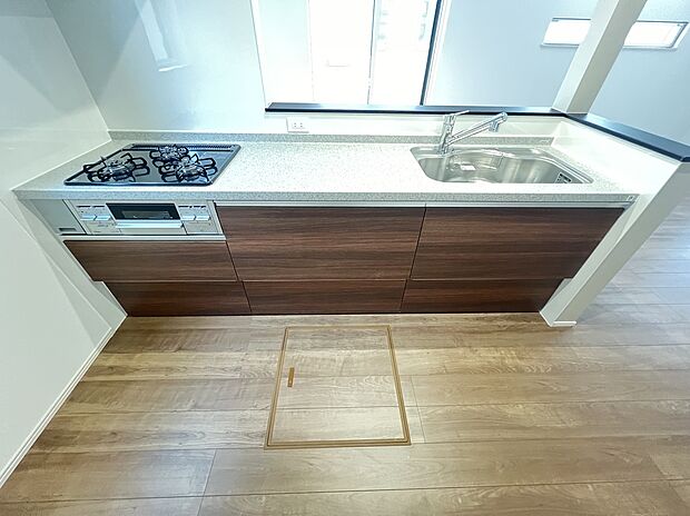 【キッチン】対面キッチンで家族との会話が弾む間取り