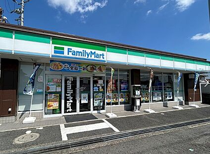 ファミリーマート 奈良上牧町店 1232ｍ