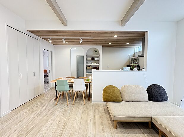 【LDK】カウンターキッチンのLDKで家族団らんできますね♪