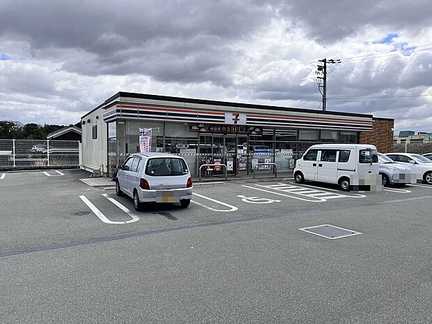 セブンイレブン香芝磯壁4丁目店（約550m）