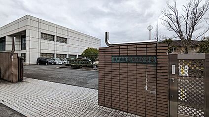 桜井市立桜井南小学校 1421ｍ
