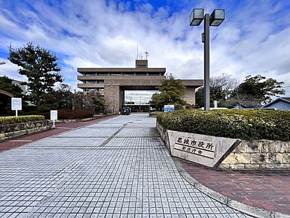 葛城市役所新庄庁舎 1534ｍ