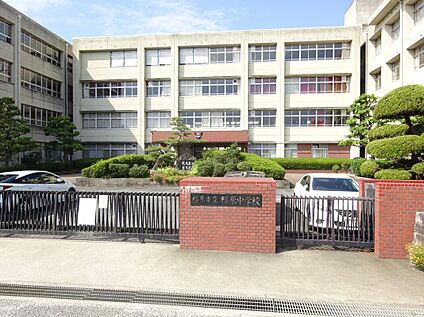 橿原市立橿原中学校 909ｍ