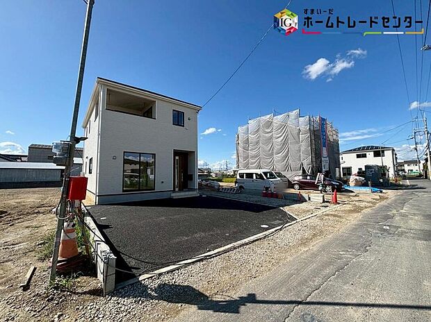 【前面道路含む現地写真】※3号棟
同じものは2つとない「夢のマイホーム」との出会いが待っているかもしれません♪今から見たい♪お気軽にホームトレードセンターまで♪