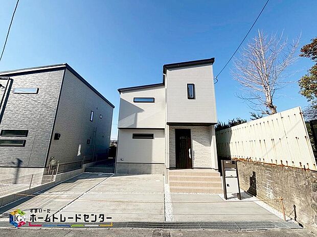 【現地外観写真】※1号棟　　
資料送付・ご見学即対応！建物完成しておりますので、室内ご内覧いただけます♪ご不明点等、スタッフがしっかりと説明させていただきますので、安心して現地をご覧ください♪