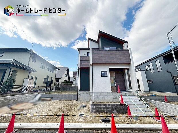 【現地外観写真】
※２号棟　　資料送付・ご見学即対応！建物完成しておりますので、室内ご内覧いただけます♪ご不明点等、スタッフがしっかりと説明させていただきますので、安心して現地をご覧ください♪