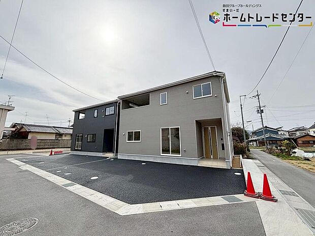 【前面道路含む現地写真】※1号棟側
休日にご家族揃ってご見学はいかがでしょうか♪実際の現地を見てみると図面などではわからない、新たな発見もありますのでまずはお気軽にお問い合わせください♪