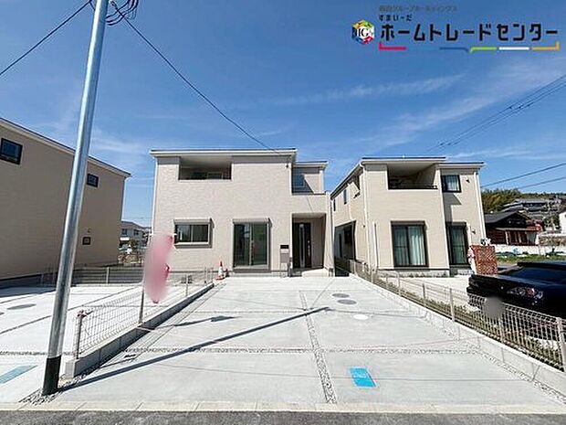 【現地外観写真】
竜田公園すぐ近くの物件です♪カースペースは2台分♪空いたスペースには、花や緑で彩るガーデニングもオススメです♪