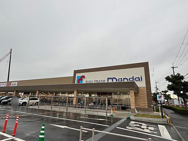 万代香芝西真美店まで780m 徒歩10分、自転車で4分♪