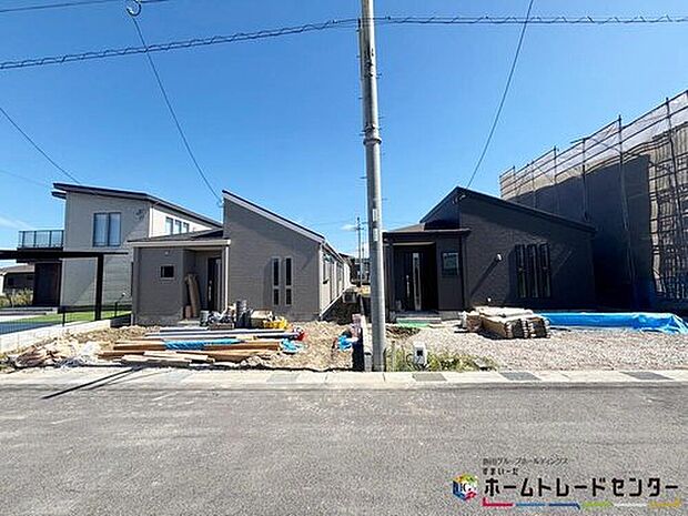 【現地外観写真】※2.3号棟
近鉄田原本線「黒田」駅まで徒歩３分！通勤・通学に便利な駅チカ物件です♪カースペースは2台分可能♪