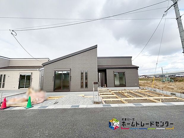 【現地外観写真】【現地外観】※3号棟
気になった物件すぐにご見学対応させていただきます!平日・お仕事帰りなど、いつでもご案内可能です♪周辺環境と併せて、実際に現地をご確認ください♪