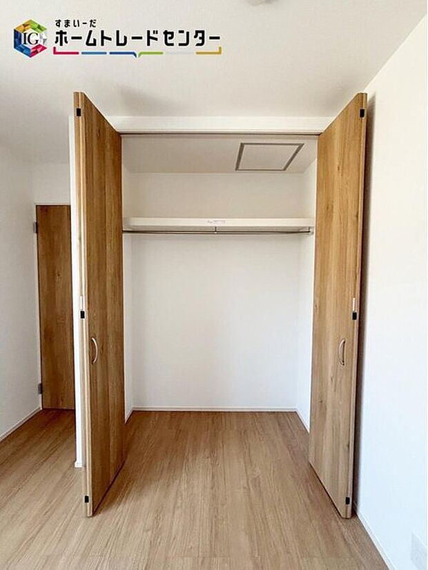【【 全居室収納】】全居室に収納を完備しておりますので、いつでもお部屋をすっきりとお使い頂けそうです。自分好みのインテリアやレイアウトを考えるのも楽しみです。
