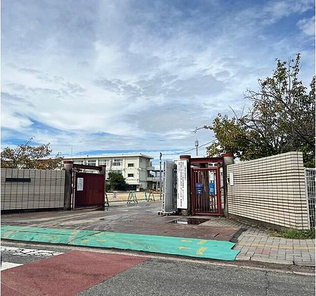 田原本町立田原本小学校（約1,990m）