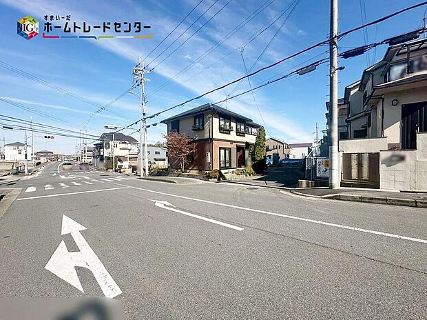 【【前面道路含む現地写真】】穏やかな時が流れる住宅地♪今から見たい！お気軽にホームトレードセンターまでお問い合わせください♪