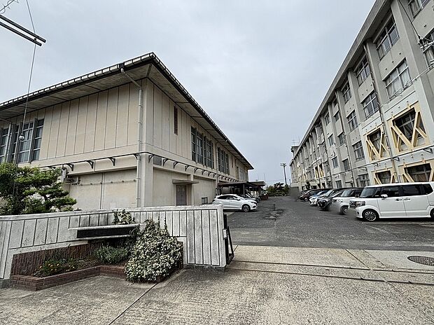 橿原市立大成中学校（約750m）