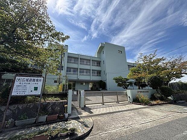 河合町立河合第二小学校（約490m）