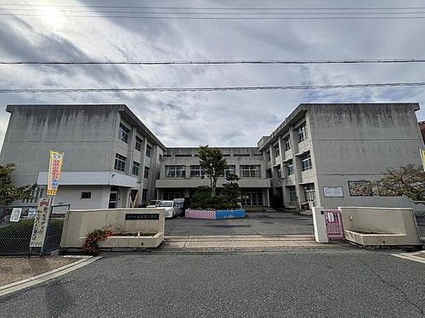 橿原市立畝傍東小学校（約790m）