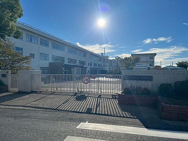 川西町三宅町組合立式下中学校（約1,250m）