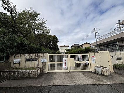 奈良市立京西中学校 1750m (徒歩22分)