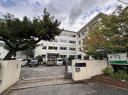 奈良市立富雄中学校 1650m(徒歩21分)