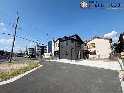 【前面道路含む現地写真】