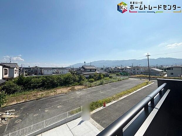 【【住戸からの眺望写真】】周辺は閑静な住宅地となっております。風通しも良く穏やかな時間をお過ごしいただけます。