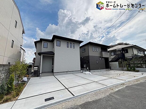 【【現地外観写真】※2号棟】近鉄奈良線「菖蒲池」駅まで徒歩6分♪資料送付・ご見学即対応!ご不明点等、スタッフがしっかりと説明させていただきますので、安心して現地をご覧ください♪