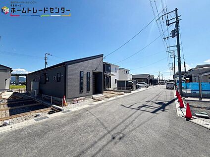 【前面道路含む現地外観】※5号棟側