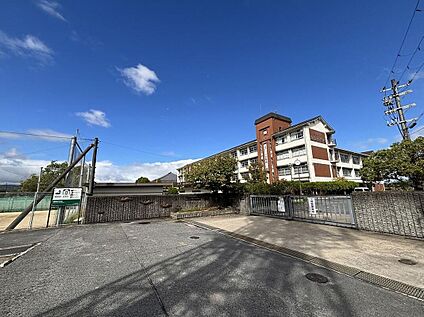 奈良市立都跡中学校 500m (徒歩7分)