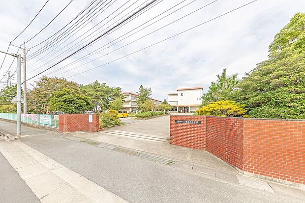 鴻巣北中学校（約560m）