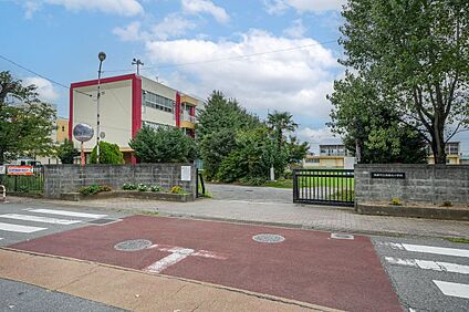 鴻巣市立鴻巣北小学校 390m
