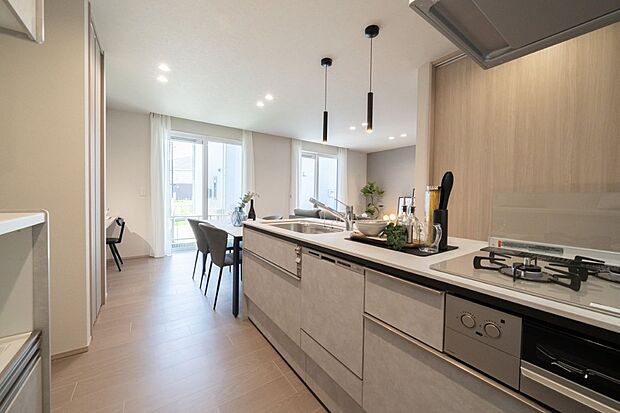 【キッチン】炊事・掃除・洗濯といった負担になりやすい家事を最短ルートで結び、家事ラクを実現します。ご家族も自然と家事に参加できます。