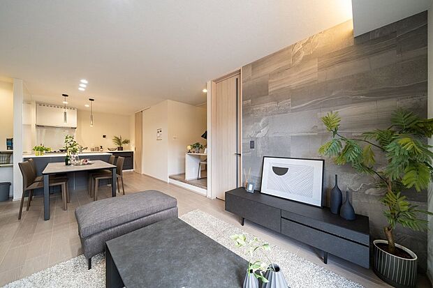 【リビング】■2号地リビングリビング・ダイニング・キッチンがひと続きの間取りで、家族のつながりを感じやすい設計。生活動線もスムーズで毎日の暮らしが快適です。