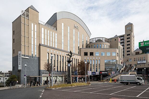 成増アクトホール(約1,800m)