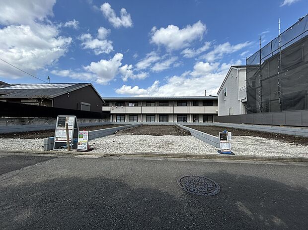 ・建築条件付き売地(全3区画)
・参考プランはどの区画にも設計適用できます♪お好みの間取りを採用いただけます♪