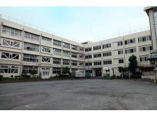 練馬区立貫井中学校(約796m)