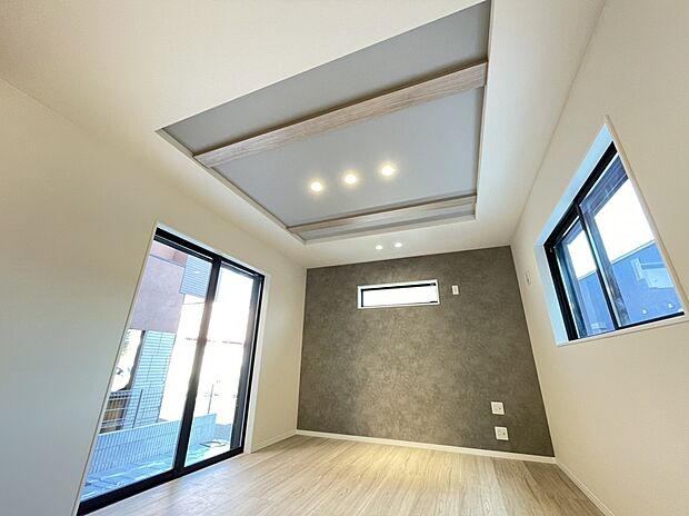 【【LDK/1号棟】】【標準仕様】
・3面採光 明るいLDK☆