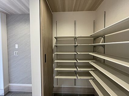 【玄関/2号棟】