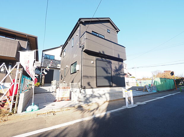 【外観】陽光あふれるこの土地に、新しい暮らしが始まります。完成が待ち遠しい、家族みんなが笑顔になるマイホームです♪