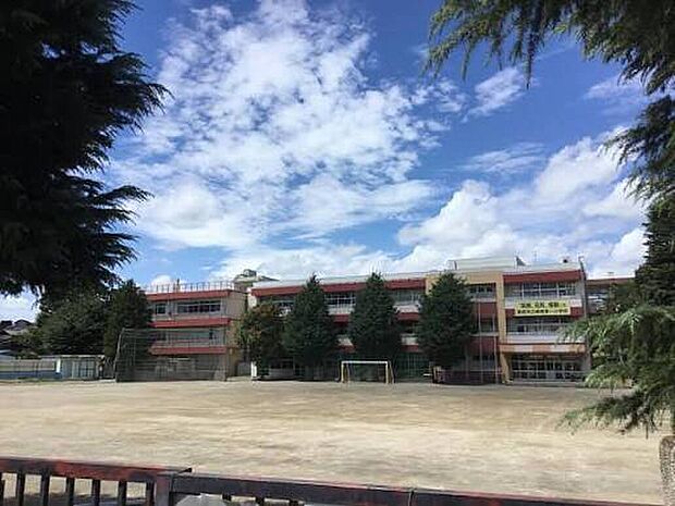朝霞市立朝霞第一小学校（約800m）