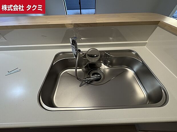 【キッチンのシンクとなります。】お引渡し時にサンプルとして浄水カートリッジを進呈予定、継続使用をお勧めいたします。