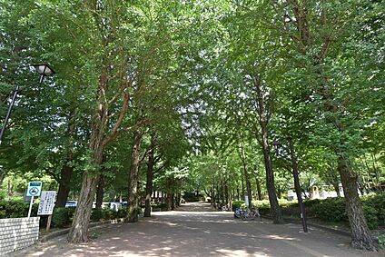 城北中央公園 1620m(徒歩21分)