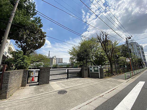 練馬区立北町小学校(約661m)