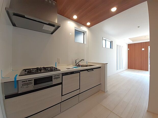 ■シンプルで機能的、毎日使いやすいキッチン