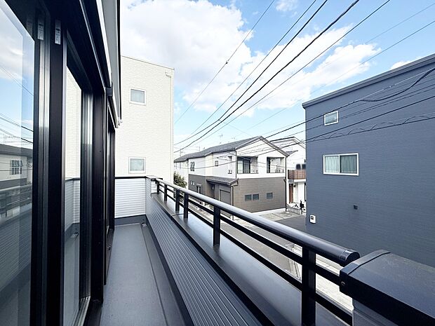 ■ 季節の移ろいを感じられる開放的な空間です